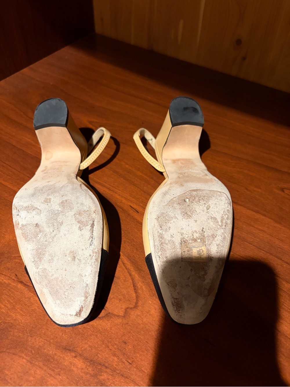 CHANEL Cream and Black Two-Tone Slingback Heels - Picture 9 of 9